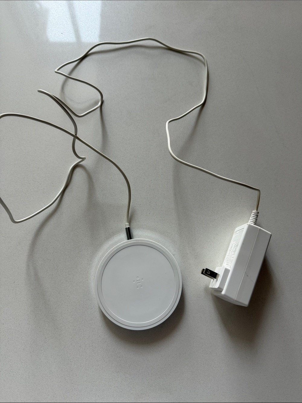 Belkin White Wireless Charging Pad with AC Adapter, Model F7U054
